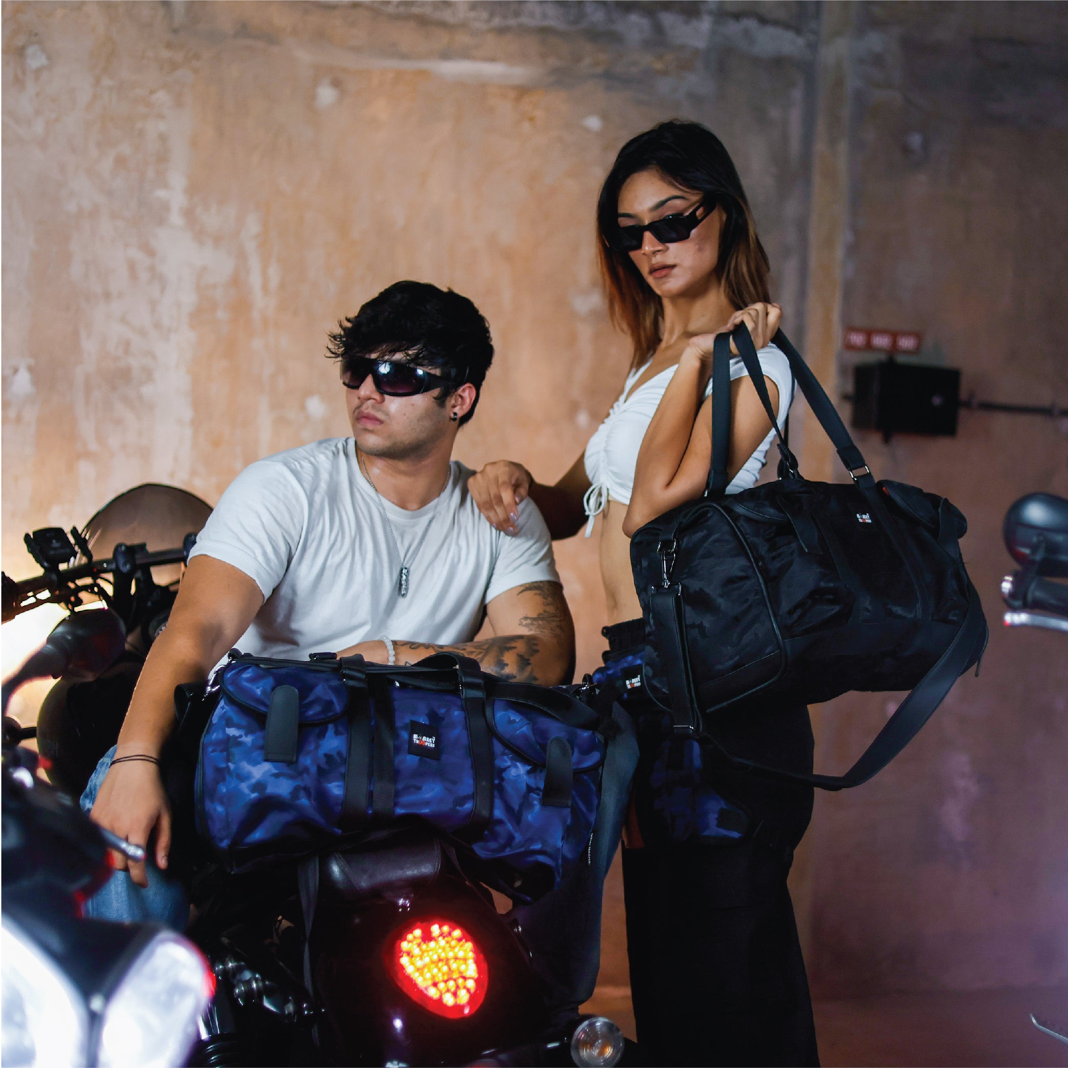 ROAM-Duffle-Bag-Black-Camo001